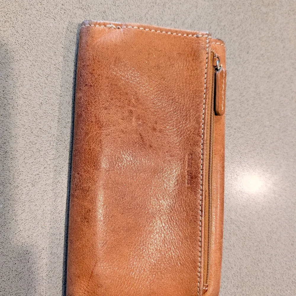 Fossil Leather Wallet in Tan Brown